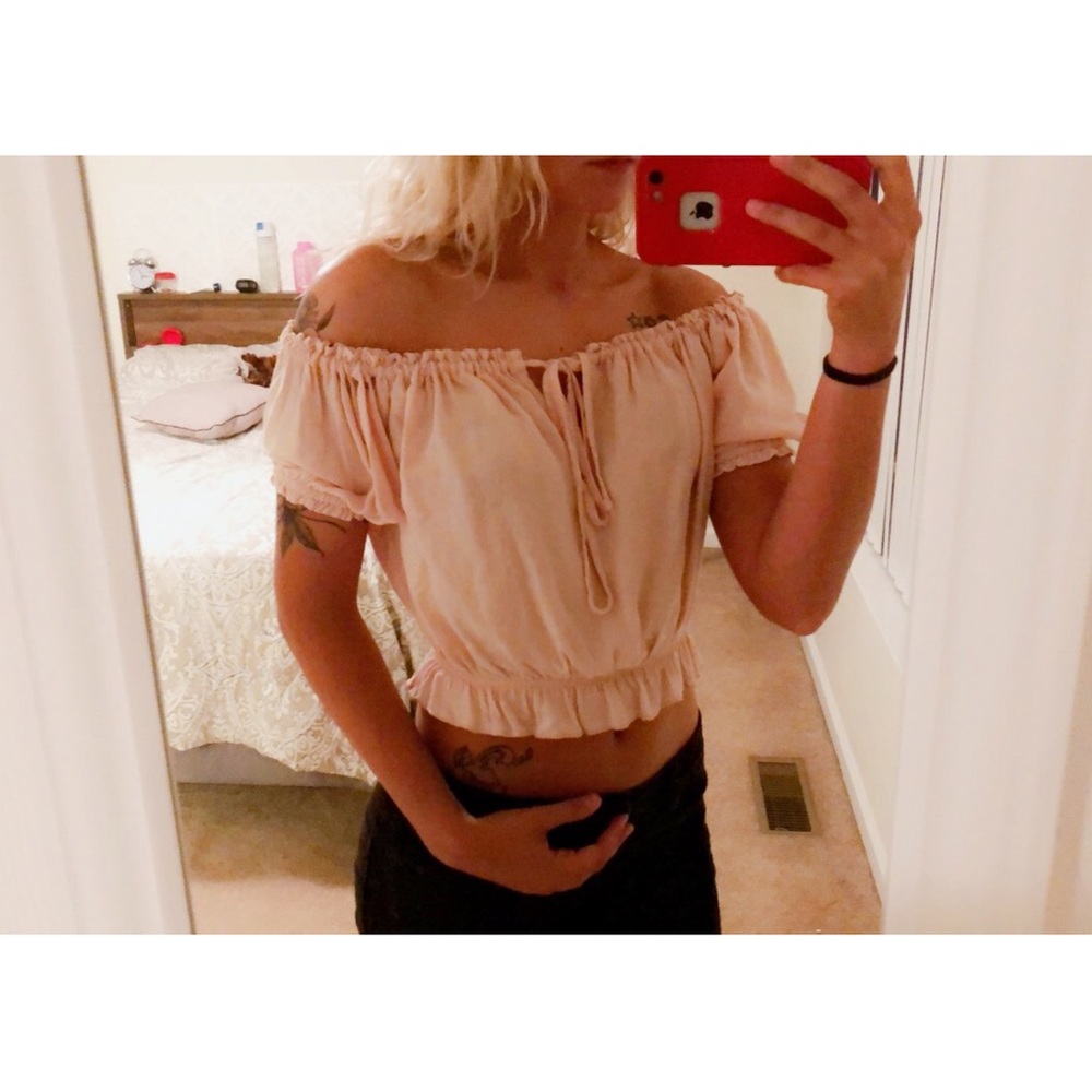 BRANDY melville crop ruffled blush pink top